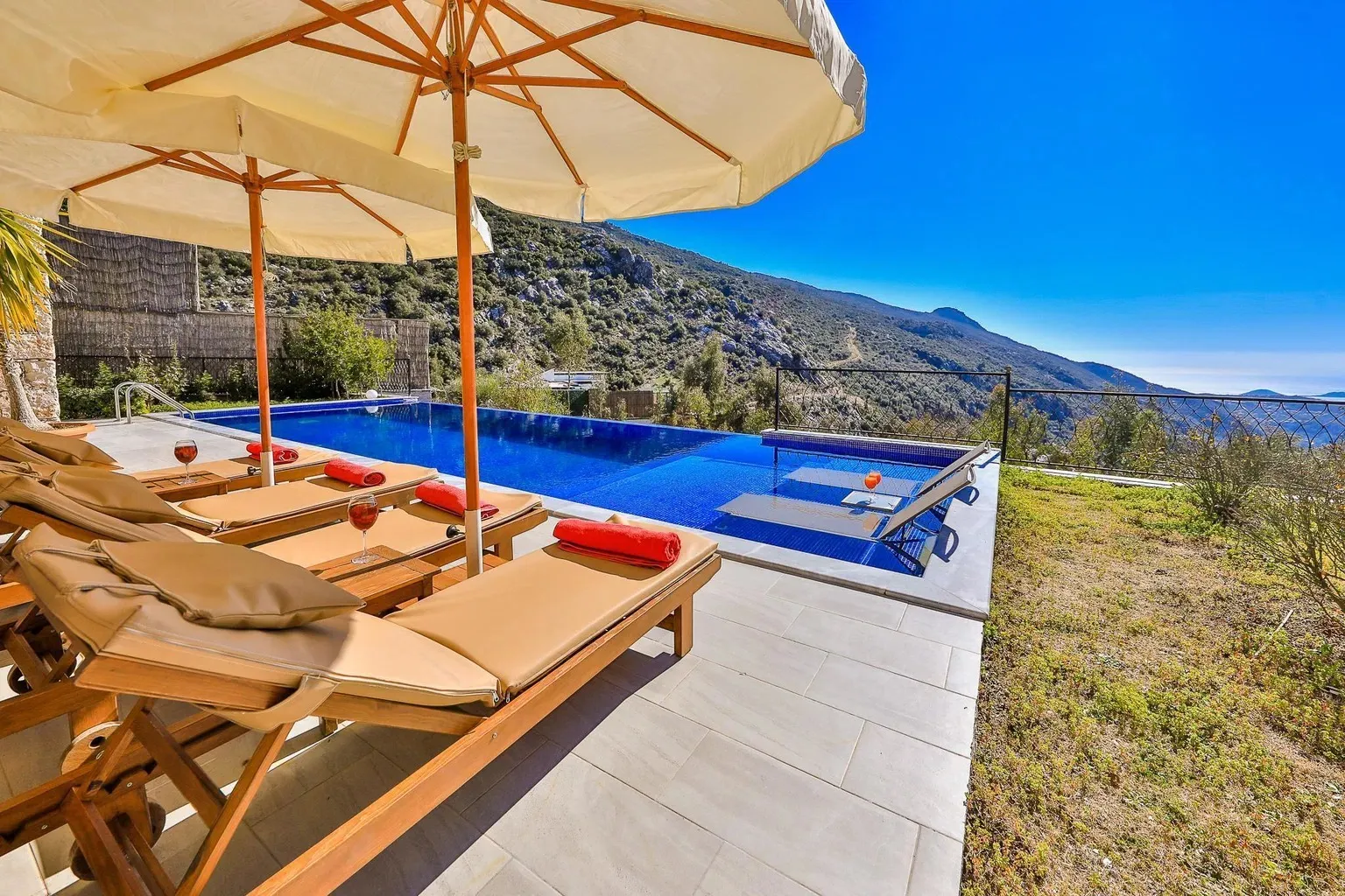 Villa Hestia Flo